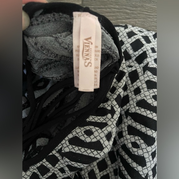 Pattern Dress - Picture 3 of 4